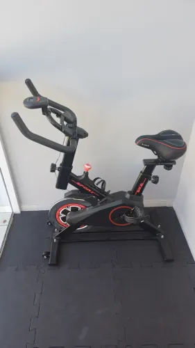 Bicicleta Spinning Premium Woosh Com Visor e Medidor de Pulso Ergométrica Semi Prof