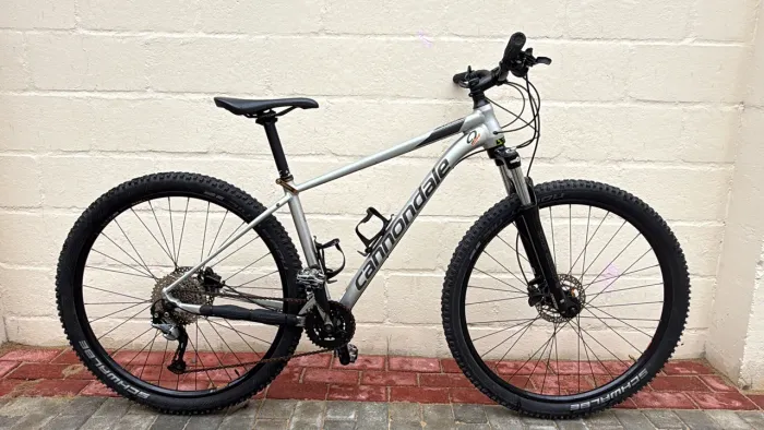 Bicicleta cannondale MTB
