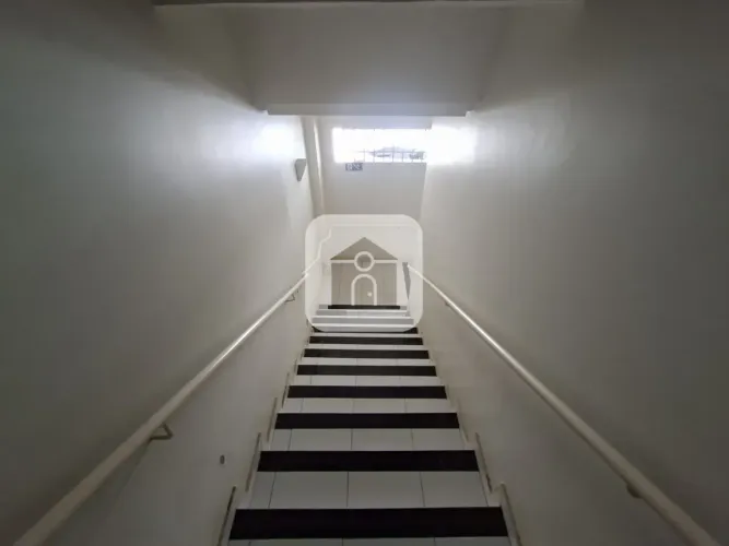 Sala comercial disponível para locação no bairro Presidente Roosevelt