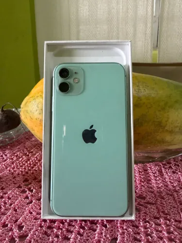 iPhone 11 com bo na placa 