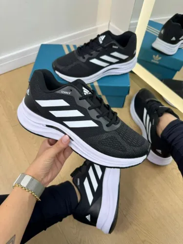 Tênis Esportivo Feminino Adidas 