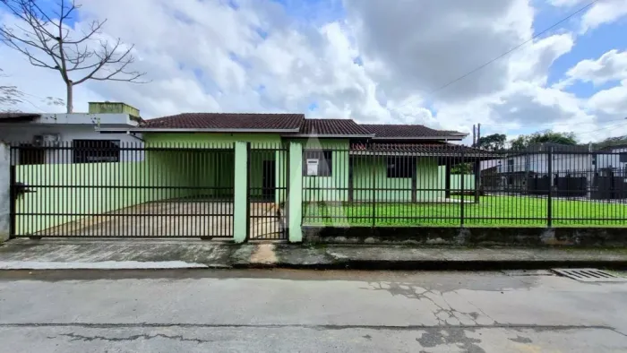 Casa com 3 quartos no Vila Nova.