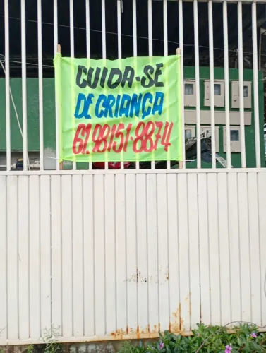 Cuido de crianças em minha casa 