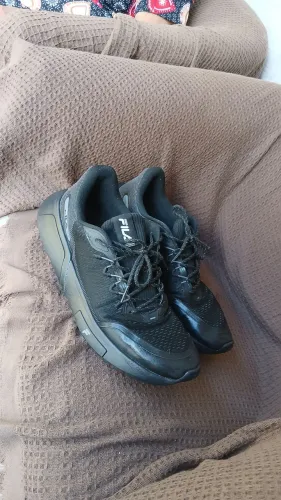 VENDO 2 TÊNIS MASCULINO TAMANHO 43