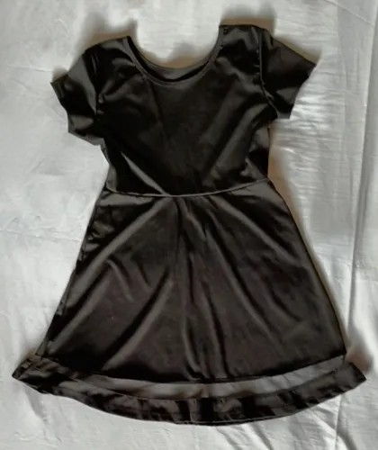 Vestido preto simples