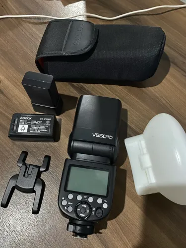 Flash Godox V860iii para Canon e acessórios - Novíssimo 