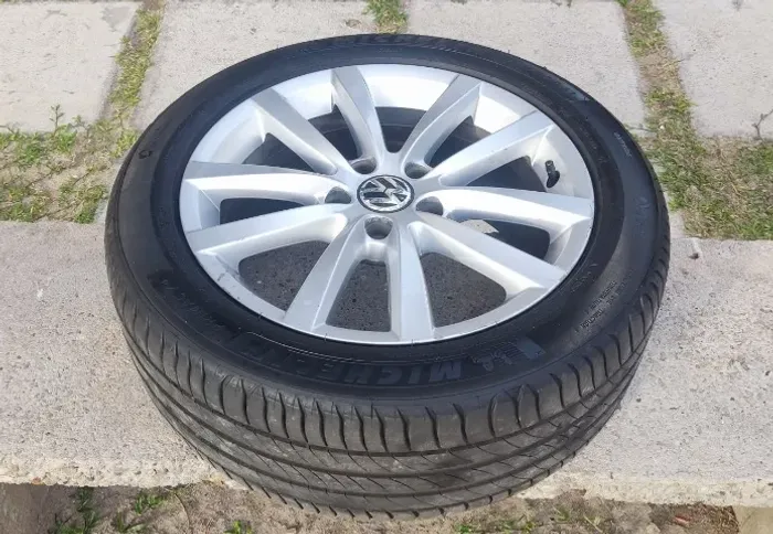 Rodas Vw Aro 17 + Pneus Michelin 225/50