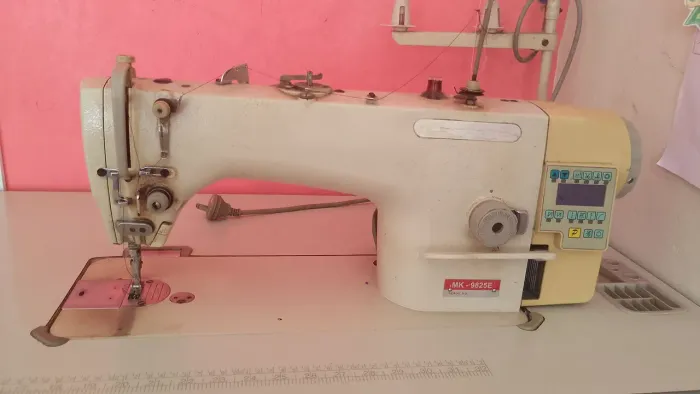 Vendo máquina de costura reta industrial 