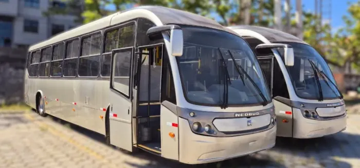 Ônibus Urbano BRT Volvo B7R - Neobus