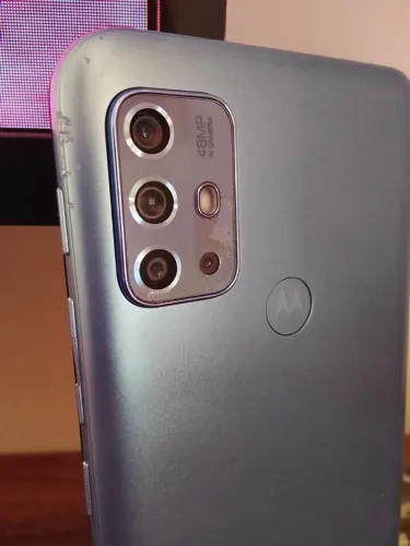 Celular usado moto g 20 