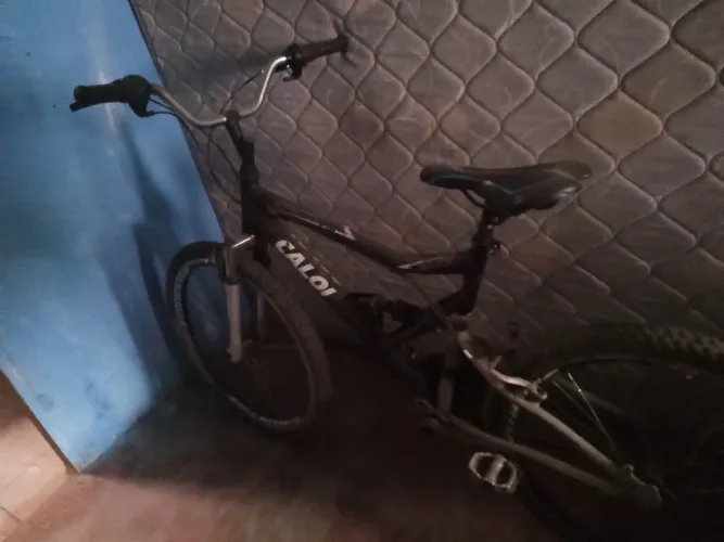 Vendo uma bicicleta de corrida marca Caloi os interessados me chamem através do chat