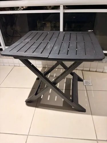 Mesa Quadrada Dobrável de Plástico 