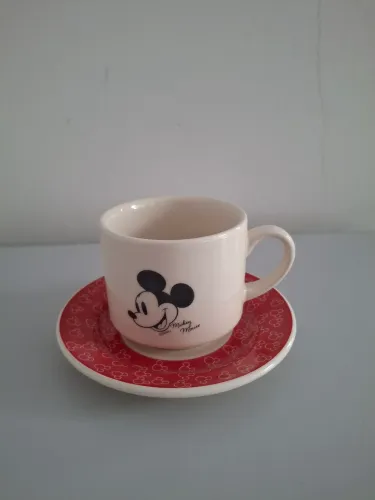 Caneca e pires do Mickey e Minnie
