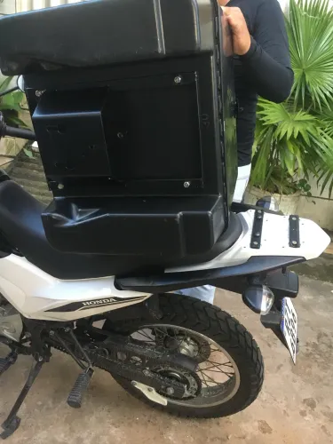 Suporte bagageiro reforçado pra baú de motoboy da Bros 