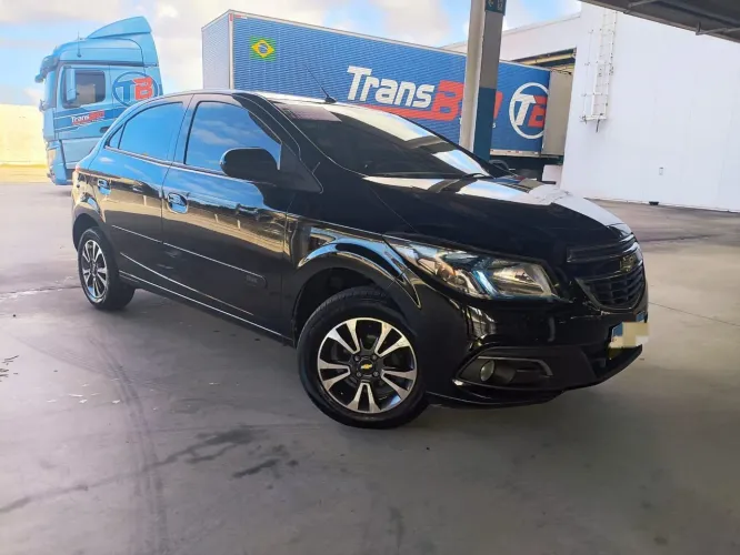 Chevrolet Onix Hatch LTZ 1.4 8V Flex Power Aut. 4P 2016