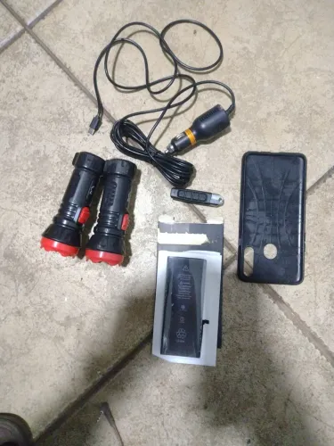 Super Lote Desapego Eletrônicos (Bateria, Tablet Sucata, Carregador e Acessórios)