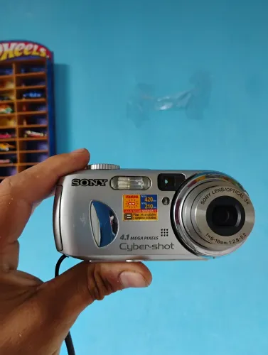 Camera digital cyber-shot 4.1 mp P-73 Sony