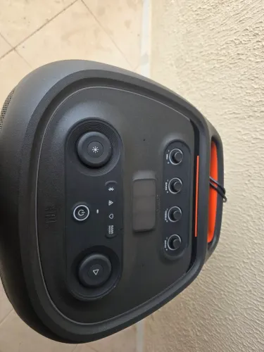 Vende se JBL Party Box 110