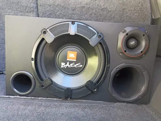Caixa de som 3 vias JBL