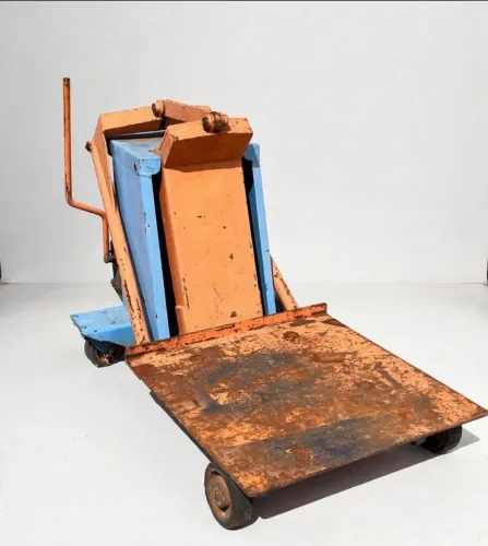 Carro com Plataforma Elevatória 500 kg .Mesa em aço,elevação de 220 mm a 1530 mm.
