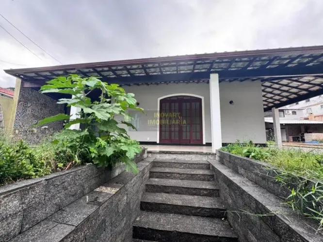 IMÓVEL COMERCIAL OU RESIDENCIAL PARA LOCAÇÃO NO CENTRO DE SÃO PEDRO DA ALDEIA!