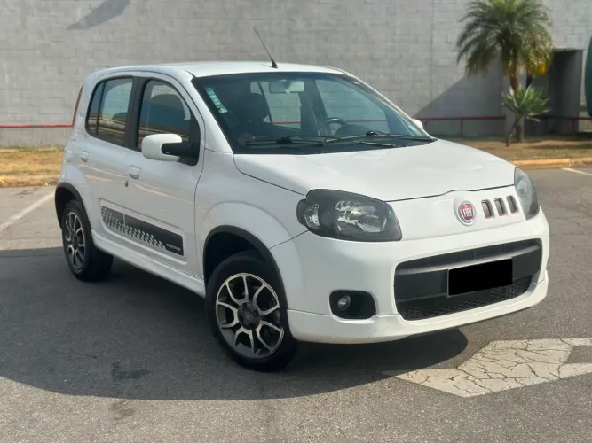 Fiat Uno Sporting 1.4 EVO Fire Flex 8V 4P 2013