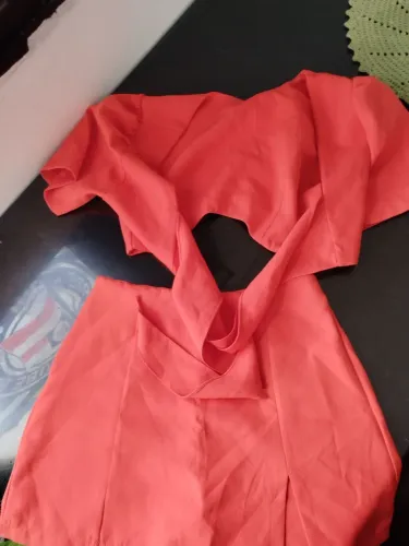 Bazar roupas semi novas,5 peças por 70 reais 