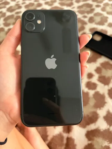 IPHONE 11 - 64gigas 