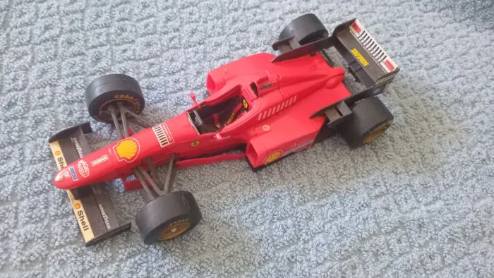 Miniatura Ferrari F310 (Schumacher)