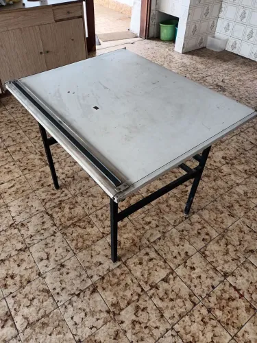 Mesa de desenho 1,00 x 0,80 metro
