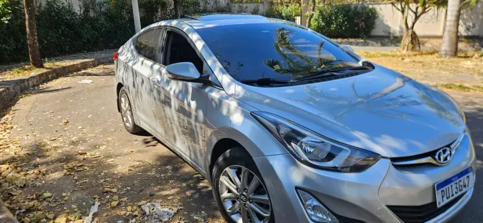 Hyundai Elantra GLS 2.0 16V Flex Aut. 2015