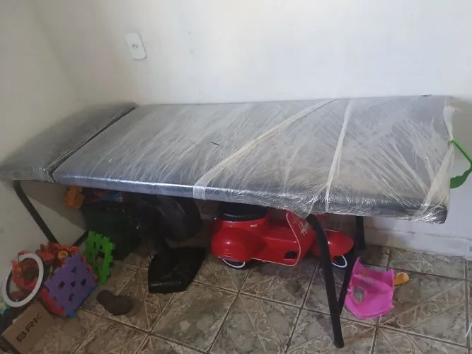 Vende se uma maca semi nova, interessado entre em contato. 