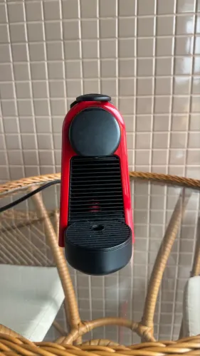 Cafeteira Nespresso Essenza Mini Vermelha - Funcionando Perfeitamente
