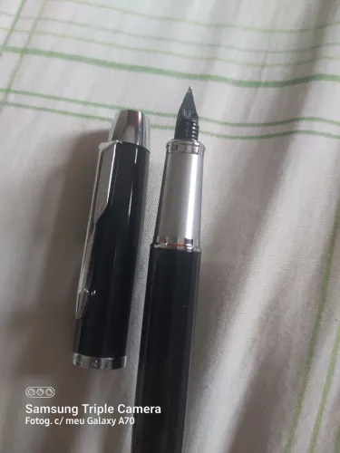 Caneta Parker IM Black Chrome Trim (CT), na versão Tinteiro (Fountain Pen).