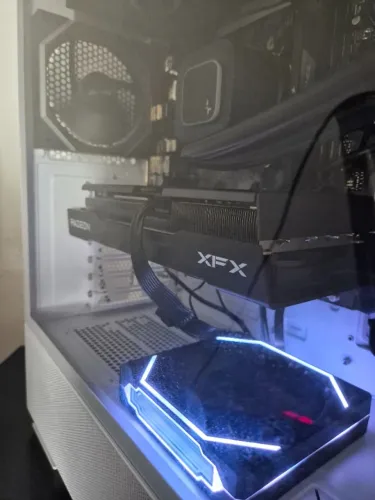 Placa de Vídeo XFX Swift AMD Radeon RX 9060 XT 16GB GDDR6