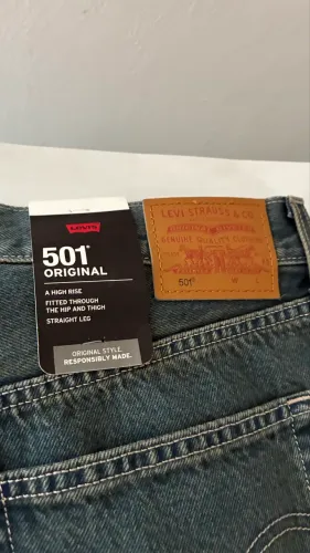 CALÇA LEVI?S 501 tamanho 43