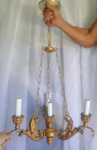 Antigo e lindíssimo lustre / luminária de teto em bronze e ferro 