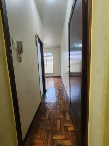 Aluga-se Apartamento Amplo, Centro de BH, Rua dos Carijos, 980.