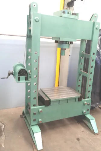 Prensa Hidráulica 100 T, Especial, peso 2.400 Kg, veja a descrição