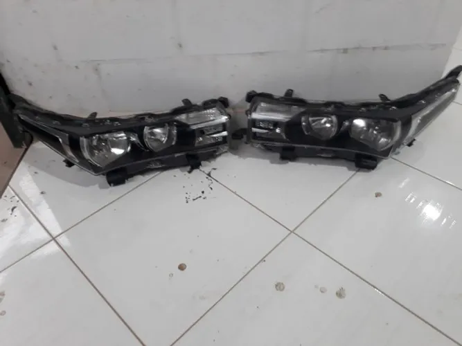 Farol corolla 2015 16 17