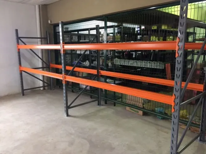 Porta Pallets >> Prateleiras e estruturas reforçadas