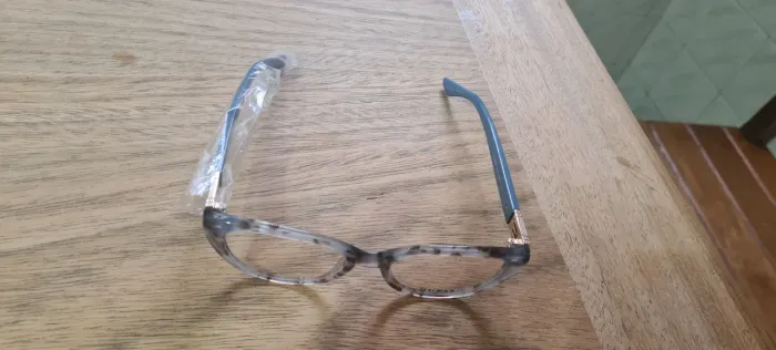 Oculos feminino Guess