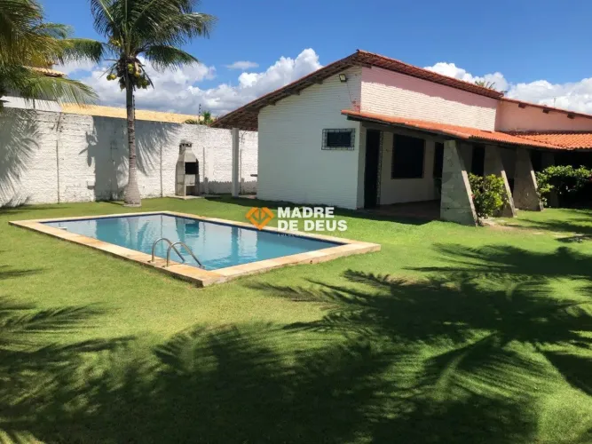 Casa na praia do presídio disponível a venda