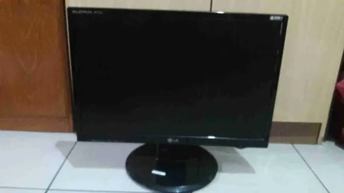 Monitor LG com defeito