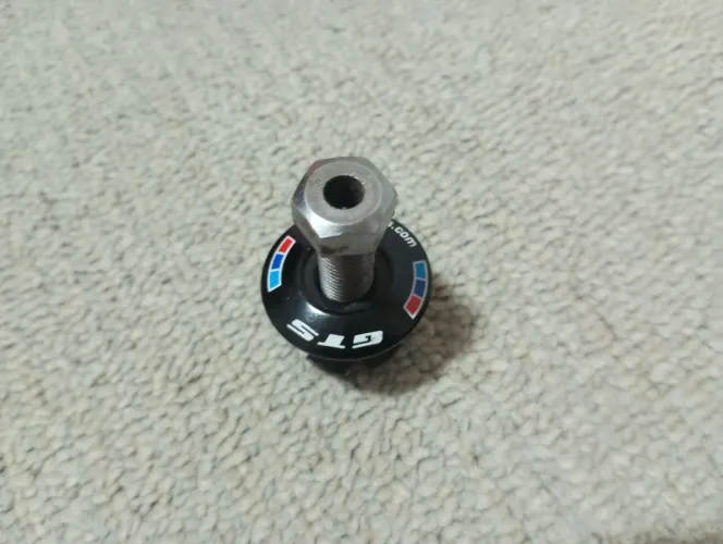 Aranha aheadset over BMX