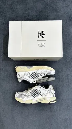 Tênis Adidas Response CL x Bad Bunny Original