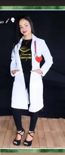 Técnica de enfermagem e Cuidadora de Idosos.