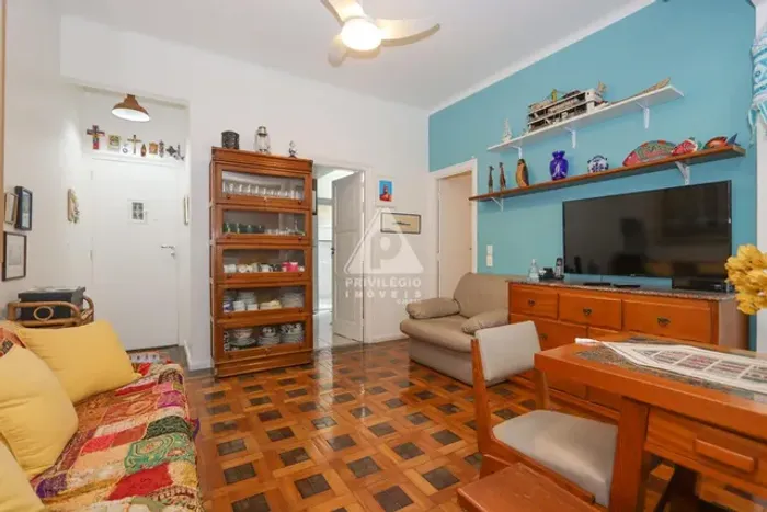 Apartamento à venda reformado, 3 quartos, sala, área externa, área de serviço, 83m², Botaf