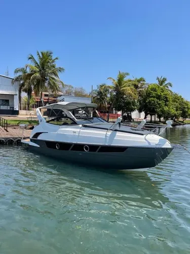 Lancha tethys 31 com parelha 500hps dts