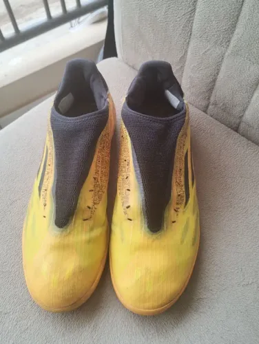 Chuteiras de Futebol Adidas - Amarelas